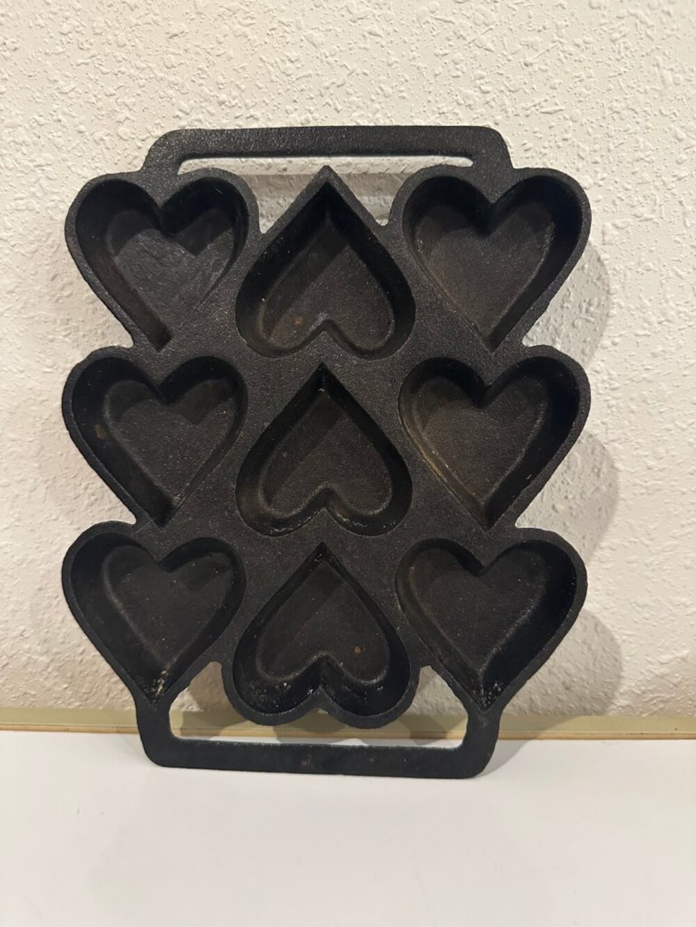Cast Iron Heart Pan 9 Cup Muffin Baking Pan Vintage Heart Shaped Bakeware